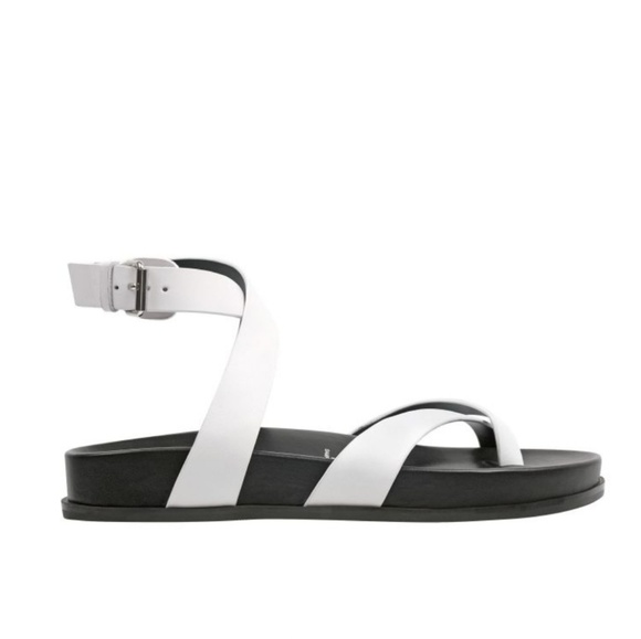 Casual Chic Marc Fisher LTD Sandals - Picture 3 of 8